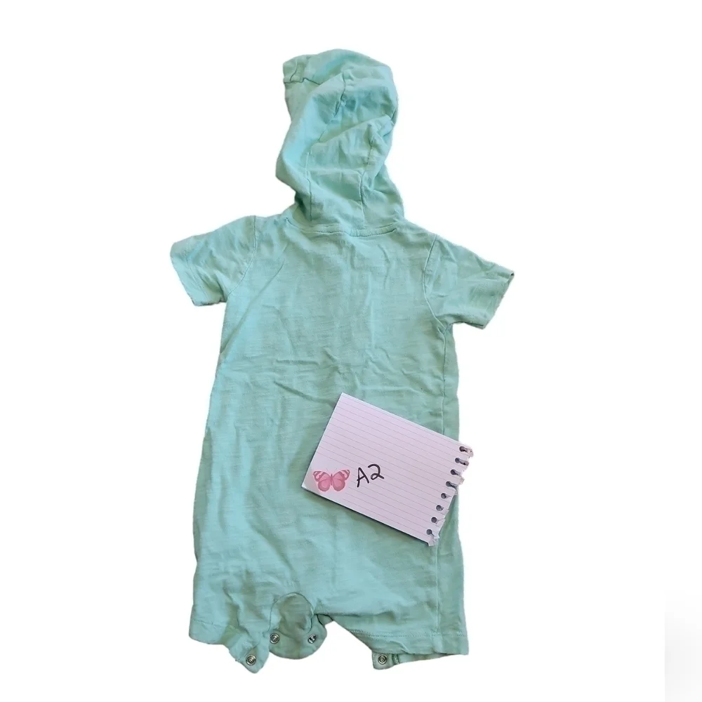 Carter’s size 18 months blue hooded romper/onesie snaps on bottom